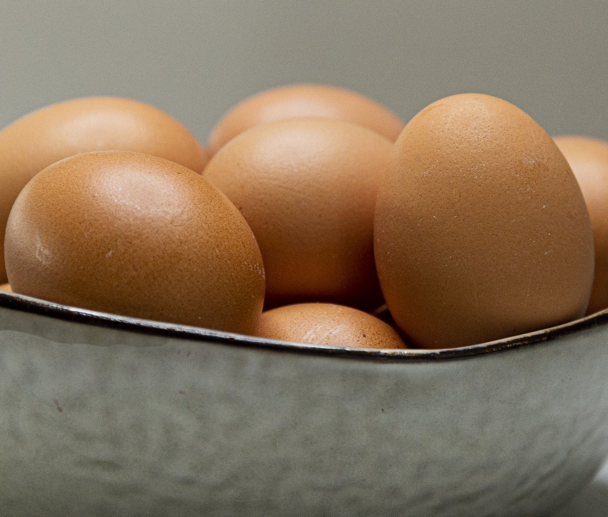 Chicken eggs in a bowl