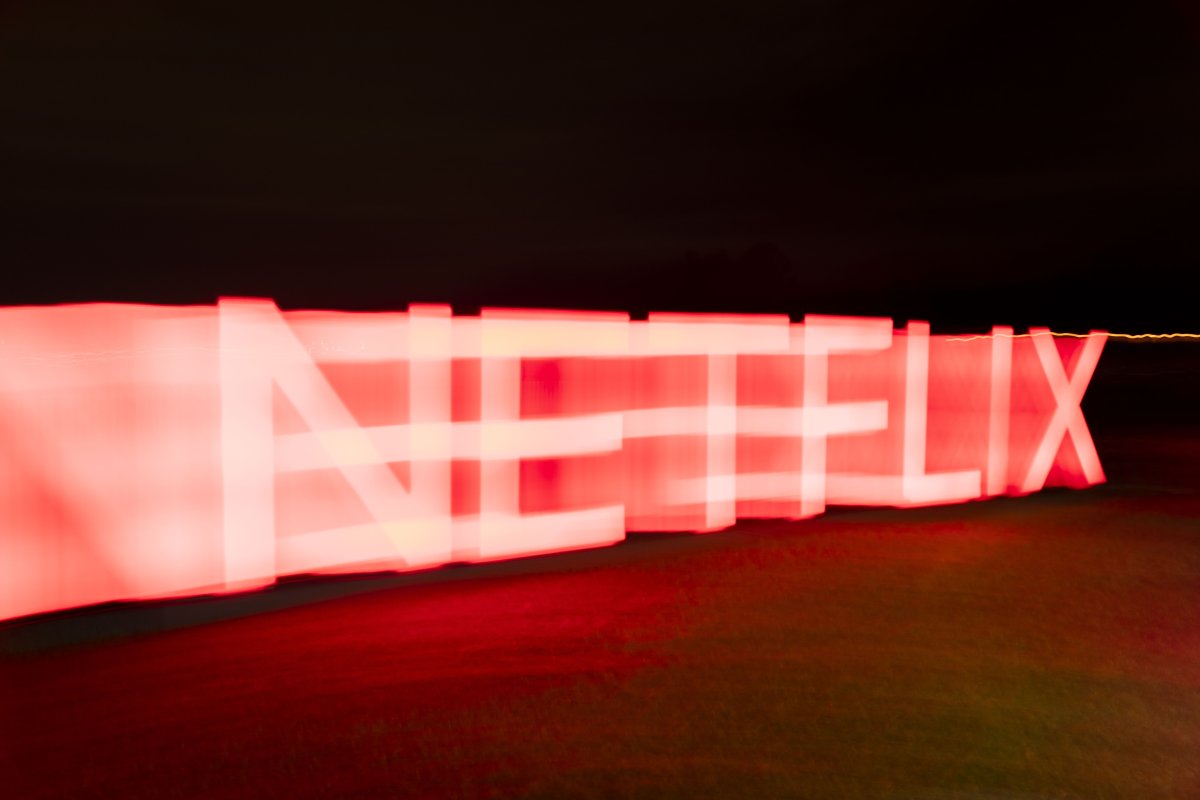 Netflix logo long exposure