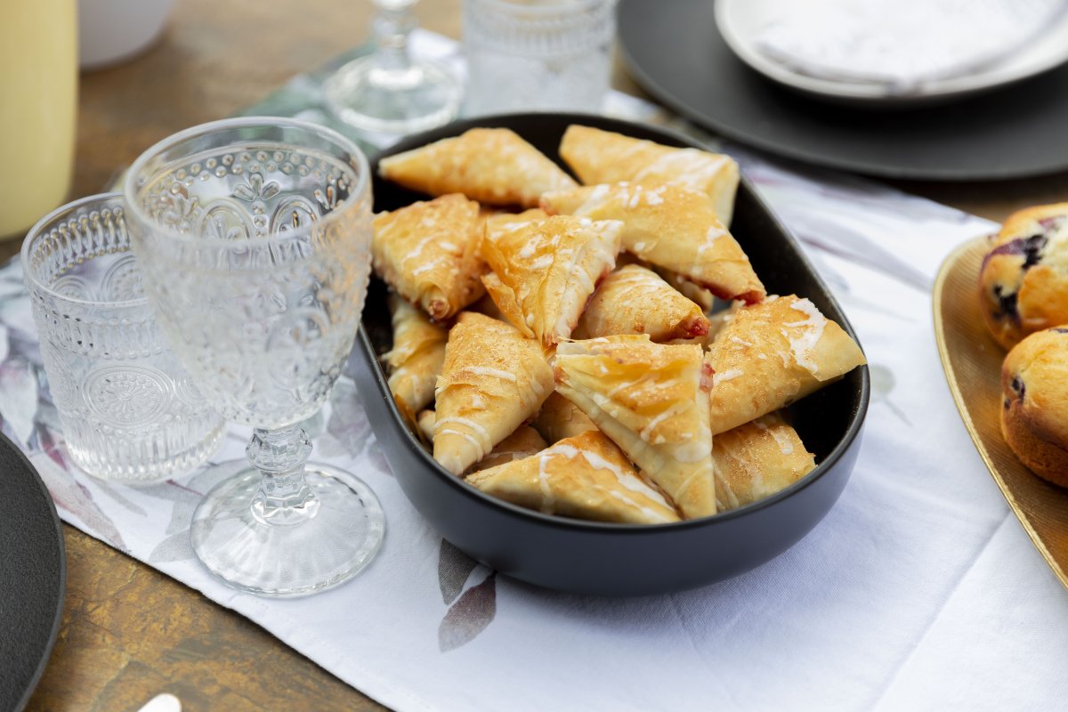 Plate of yummy home made samosas.