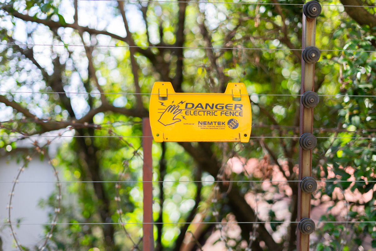 Electric fence danger sign