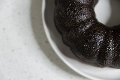 Coating a chocolate cake