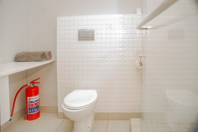 Bathroom with fire extinguisher