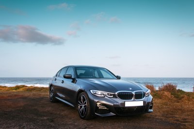 BMW G20 320D beach